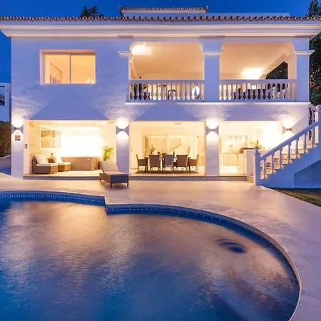 Villa Luxury Heated Pool Jacuzzi Cinema Bbq Sunset Marbella